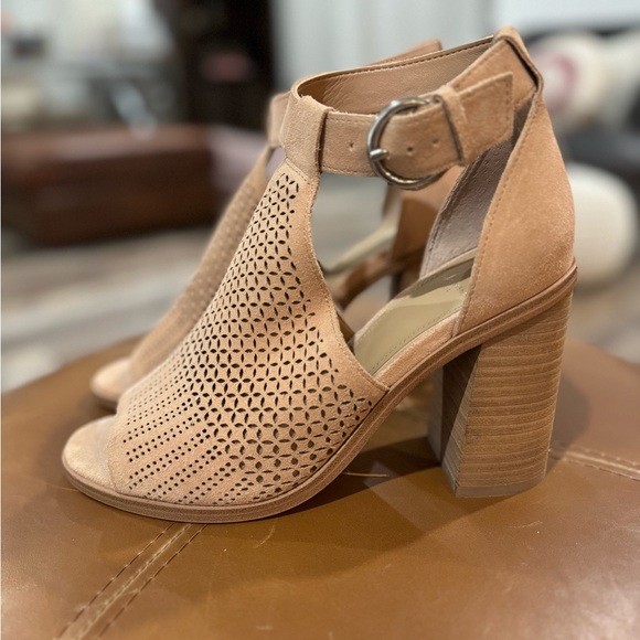 Marc Fisher Sandals - Picture 2 of 6